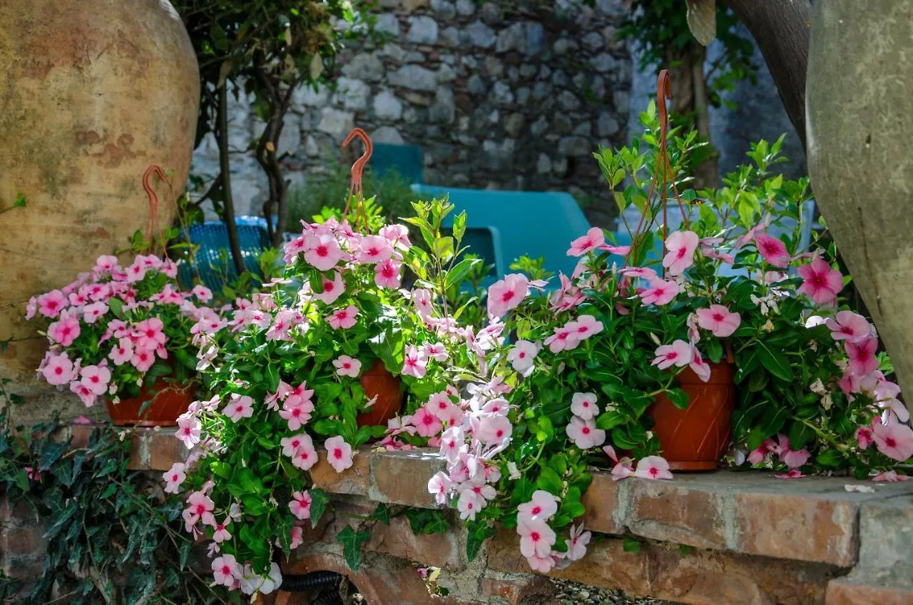 Bed & Breakfast Nero Rooms Taormina Italy